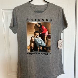 Friends Tshirt, NWT, The TV Series, ‘We Were on a Break’, Grey, Size: M
